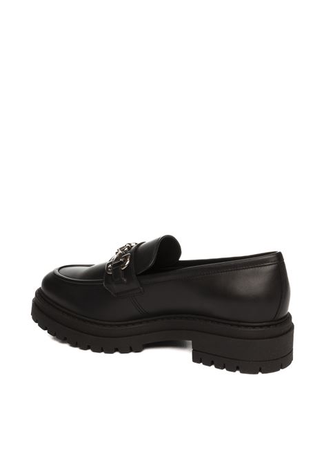 Black leather loafer NERO GIARDINI | 411410GUANTO-100